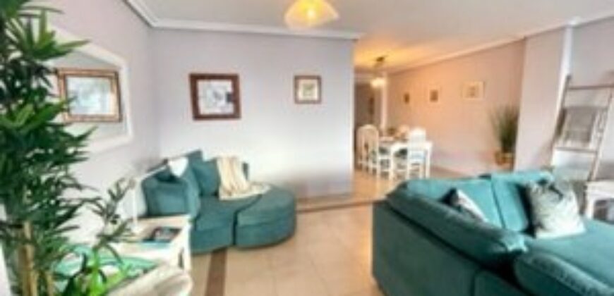 Spacious 2 Bed Apartment in La Maestranza