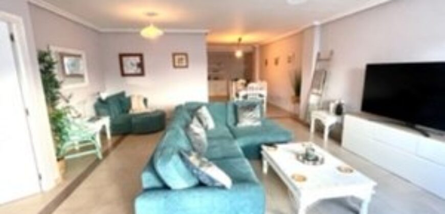 Spacious 2 Bed Apartment in La Maestranza