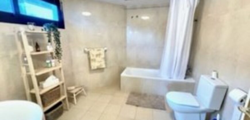 Spacious 2 Bed Apartment in La Maestranza