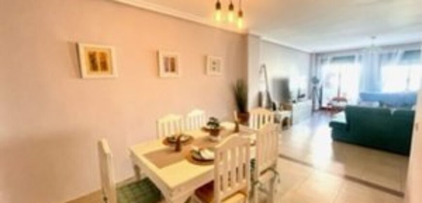 Spacious 2 Bed Apartment in La Maestranza