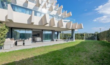 Stunning 3 bedroom Groundfloor Apartment in Oasis 325, Estepona New Golden Mile