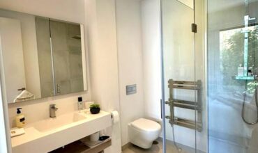 **Stunning Modern Villa in Monte Biarritz**