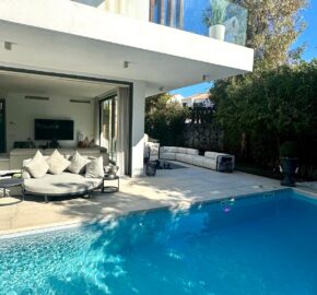 Stunning Modern Villa in Monte Biarritz