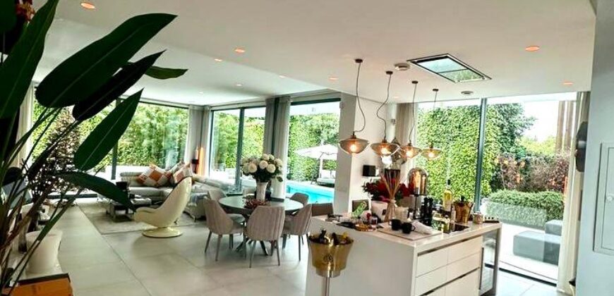 Stunning Modern Villa in Monte Biarritz