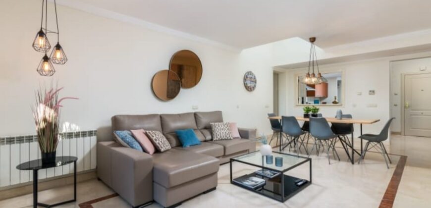 Beautiful 3 Bed Penthouse with panoramic views