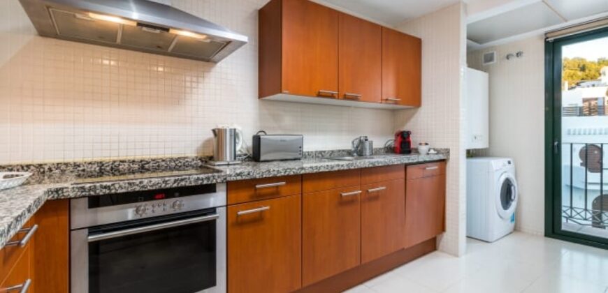 Beautiful 3 Bed Penthouse with panoramic views