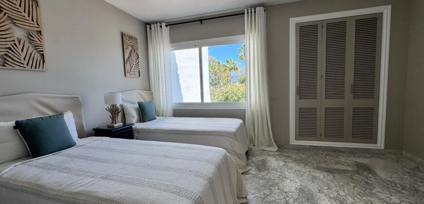 3 bedroom 3 bathroom townhouse located in Costalita villas estepona