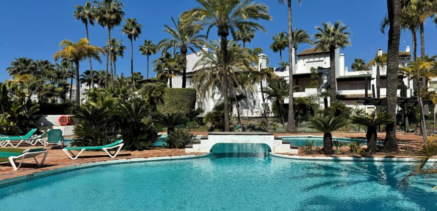 3 bedroom 3 bathroom townhouse located in Costalita villas estepona