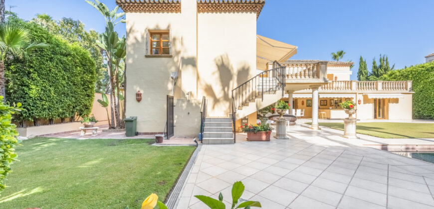 Luxury 5 bedroom Villa for sale in Las Brisas, Nueva Andalucía