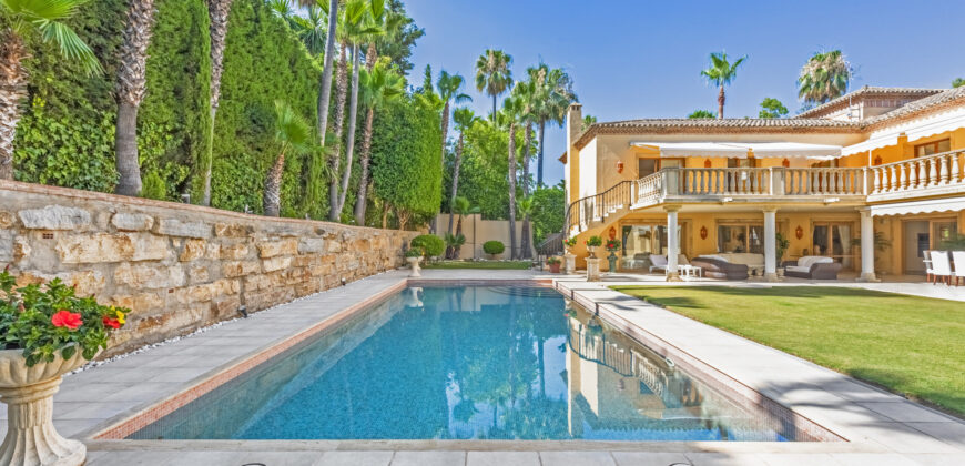 Luxury 5 bedroom Villa for sale in Las Brisas, Nueva Andalucía