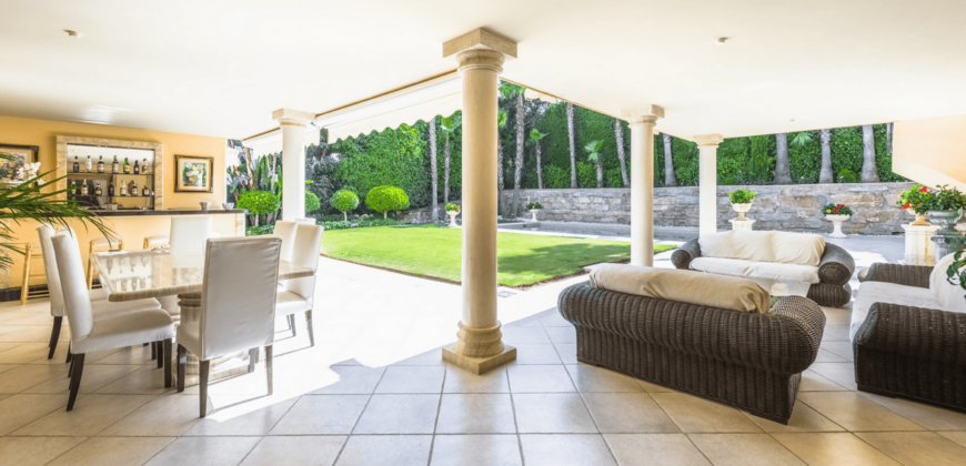 Luxury 5 bedroom Villa for sale in Las Brisas, Nueva Andalucía