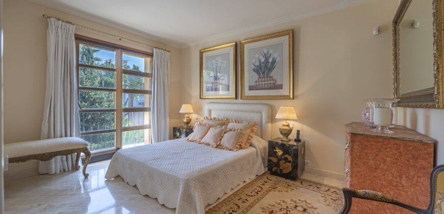 Luxury 5 bedroom Villa for sale in Las Brisas, Nueva Andalucía