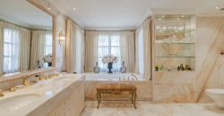Luxury 5 bedroom Villa for sale in Las Brisas, Nueva Andalucía