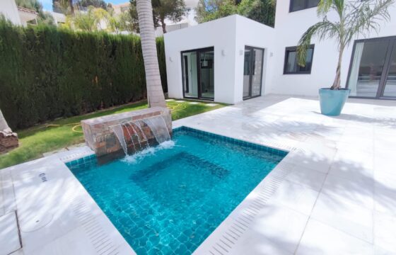 Contemporary 5 Bedroom Villa for Longer Term Rental