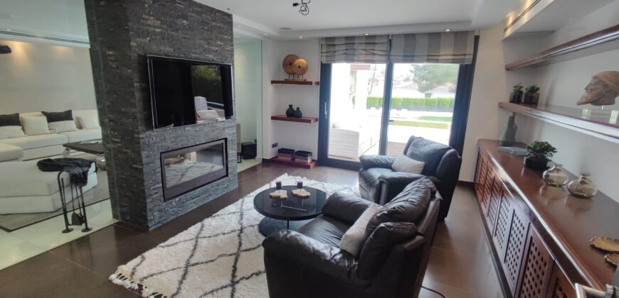 Contemporary 5 Bedroom Villa for Longer Term Rental
