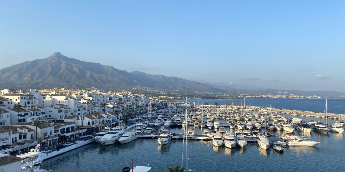 Gorgeous 2 bedroom 1 bathroom SEA VIEW, Penthouse in Puerto Banus Gorgeous 2 bedroom 1 bathroom SEA VIEW, Penthouse in Puerto Banus