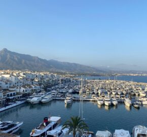 Gorgeous 2 bedroom 1 bathroom SEA VIWE, Penthouse in Puerto Banus
