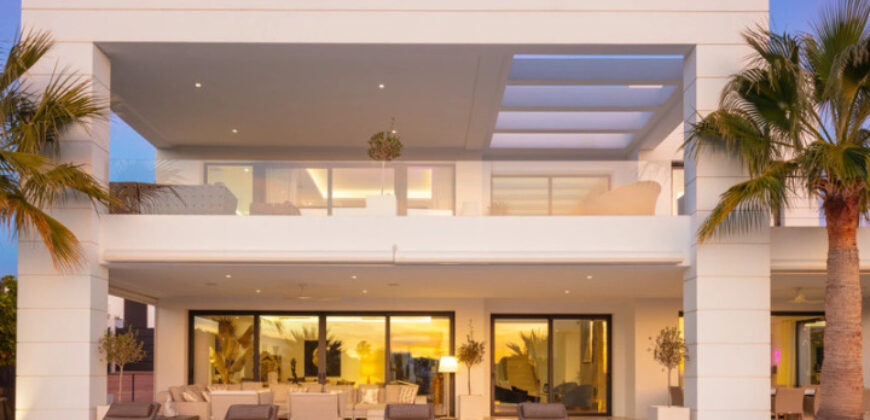 Modern Masterpiece with Prime Location in Nueva Andalucía