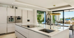 Modern Masterpiece with Prime Location in Nueva Andalucía