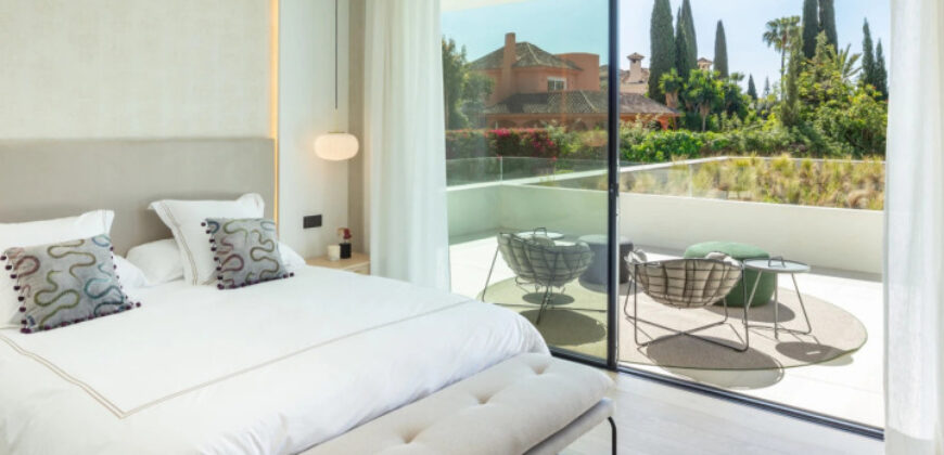 Modern Villa in Las Brisas