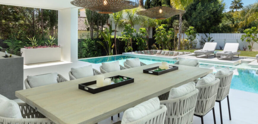 Modern Villa in Las Brisas