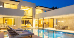 Modern Villa in Las Brisas