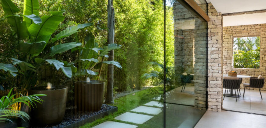 Spectacular Villa by NMobe in Nueva Andalucía