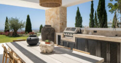 Unique Luxury Villa with Unparalleled Views in El Herrojo
