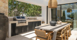 Unique Luxury Villa with Unparalleled Views in El Herrojo