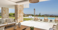 Unique Luxury Villa with Unparalleled Views in El Herrojo