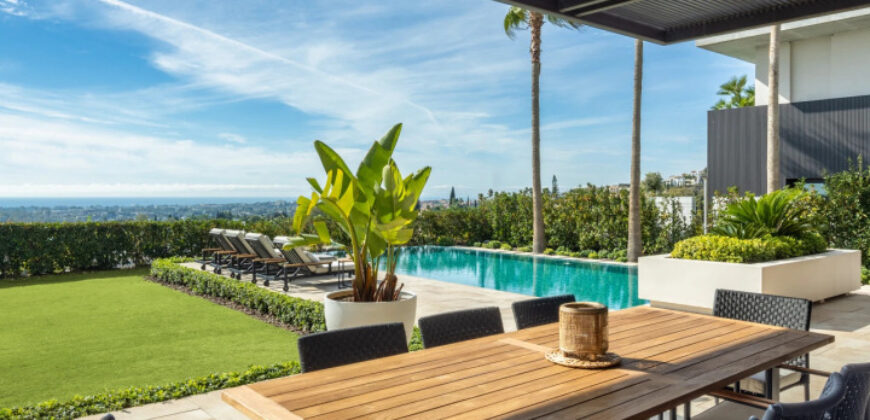 Stunning Villa with Panoramic Views