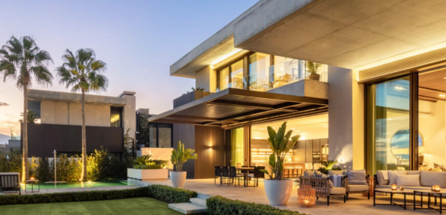 Stunning Villa with Panoramic Views