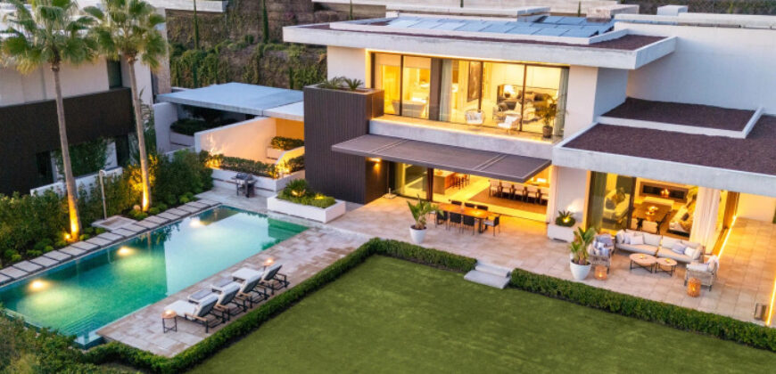 Stunning Villa with Panoramic Views