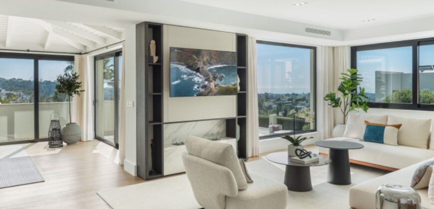Extraordinary Villa with Prime Location in Los Naranjos Hill Club