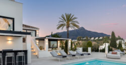 Extraordinary Villa with Prime Location in Los Naranjos Hill Club