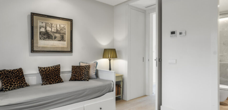 Luxurious Apartment in Puente Romano