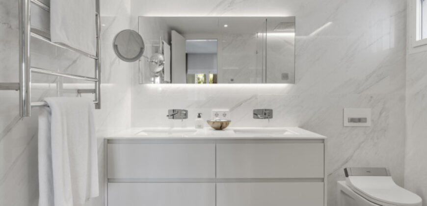 Luxurious Apartment in Puente Romano