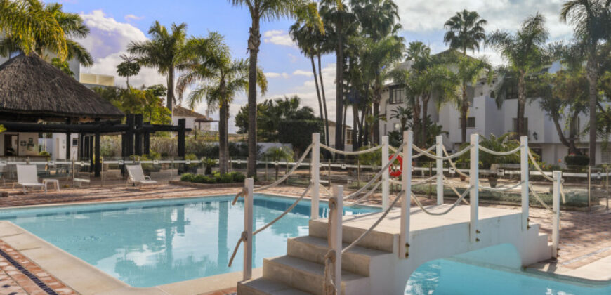 Luxurious Apartment in Puente Romano