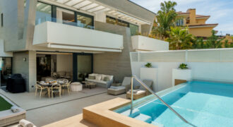 Modern Semi-Detached Villa minutes from Puerto Banus