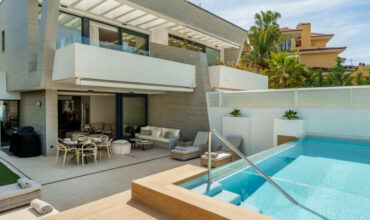 Modern Semi-Detached Villa minutes from Puerto Banus