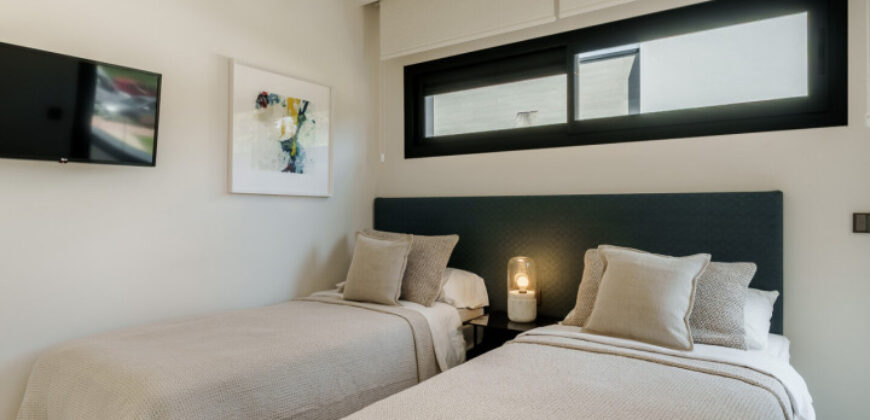 Modern Semi-Detached Villa minutes from Puerto Banus