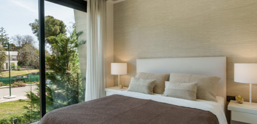 Modern Semi-Detached Villa minutes from Puerto Banus
