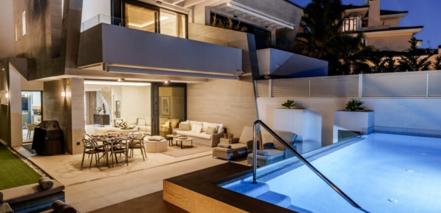 Modern Semi-Detached Villa minutes from Puerto Banus