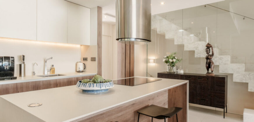 Modern Semi-Detached Villa minutes from Puerto Banus