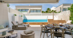 Modern Semi-Detached Villa minutes from Puerto Banus
