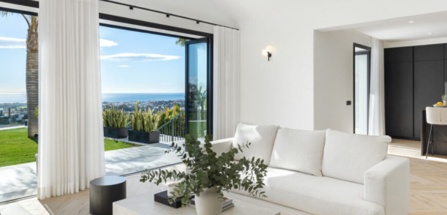Stunning Villa with Panoramic Views of the Mediterranean Sea