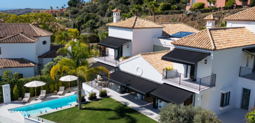 Stunning Villa with Panoramic Views of the Mediterranean Sea