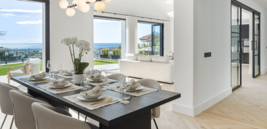 Stunning Villa with Panoramic Views of the Mediterranean Sea
