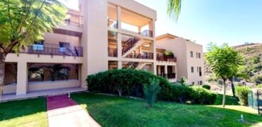 Charming 2 bedrooom 2 bathroom for long team rental in Estepona