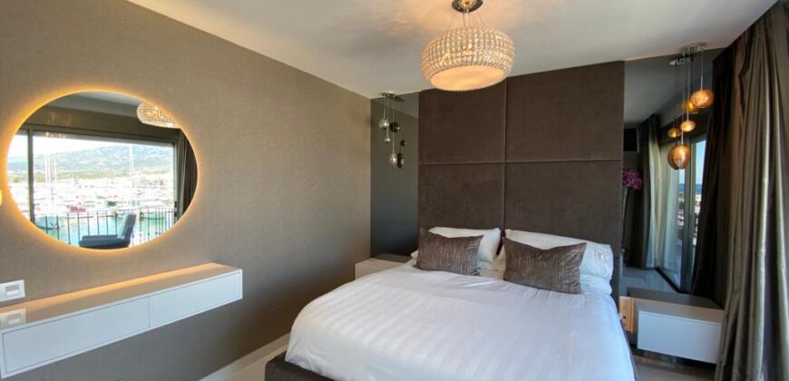 Gorgeous 2 bedroom 1 bathroom SEA VIWE, Penthouse in Puerto Banus